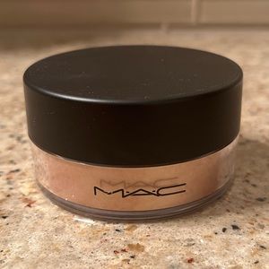 Mac iridescent loose powder